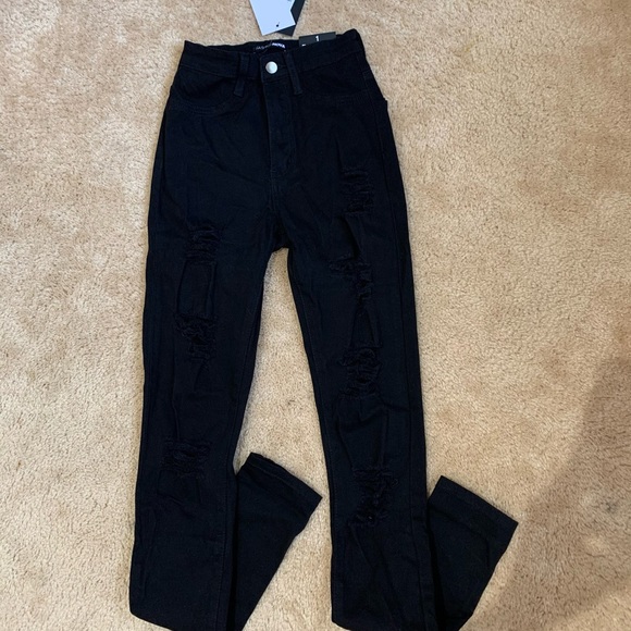 FASHIONNOVA HIGH RISE RIPPED JEANS BLACK SIZE 1 SKINNY JEANS NEW - Picture 3 of 4